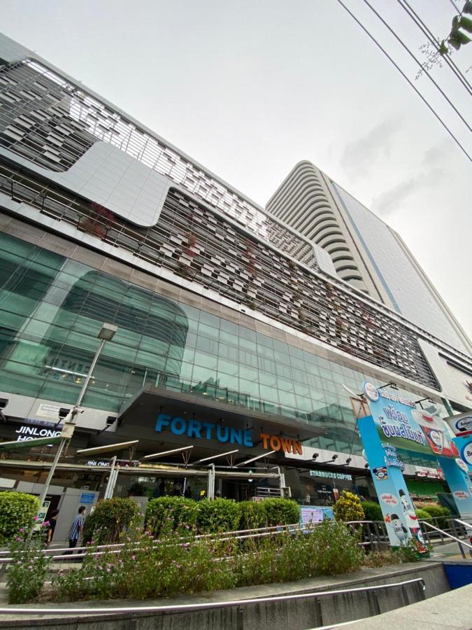 Sura Hostel Bangkok Near Mrt Phra Ram 9 Dış mekan fotoğraf