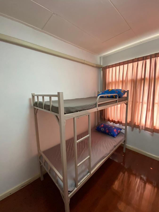 Sura Hostel Bangkok Near Mrt Phra Ram 9 Dış mekan fotoğraf