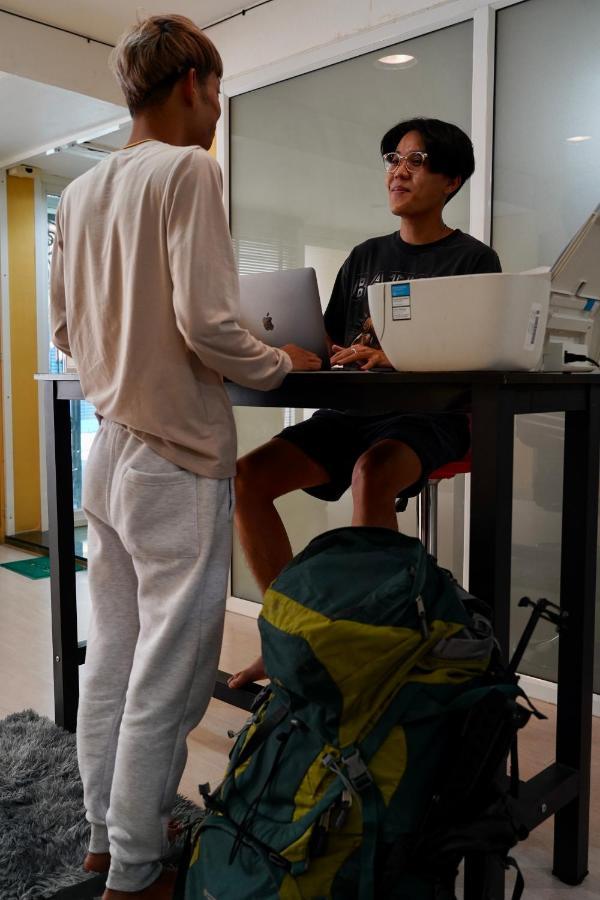 Sura Hostel Bangkok Near Mrt Phra Ram 9 Dış mekan fotoğraf