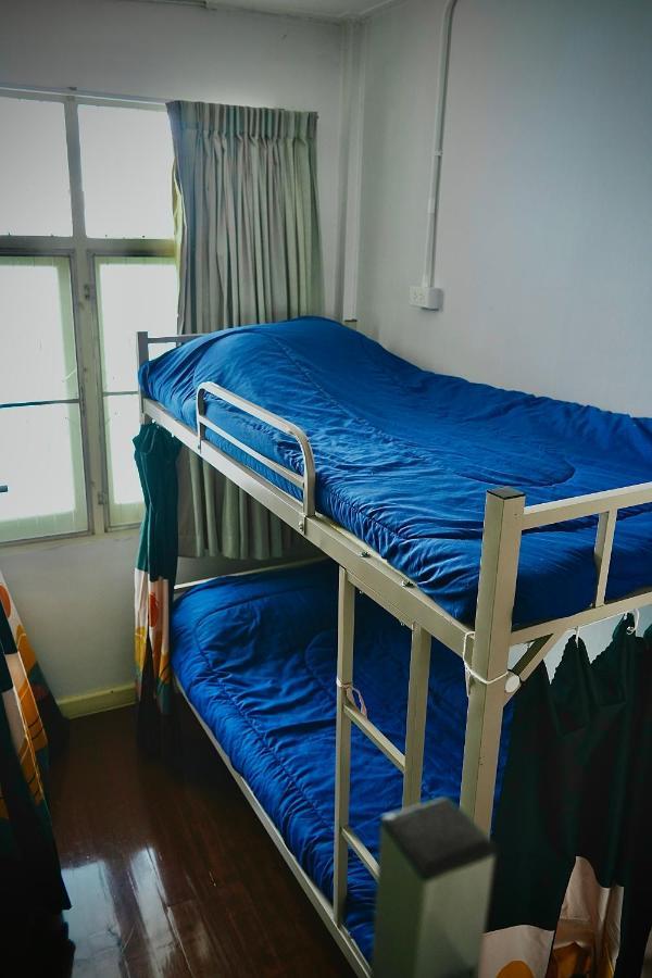 Sura Hostel Bangkok Near Mrt Phra Ram 9 Dış mekan fotoğraf