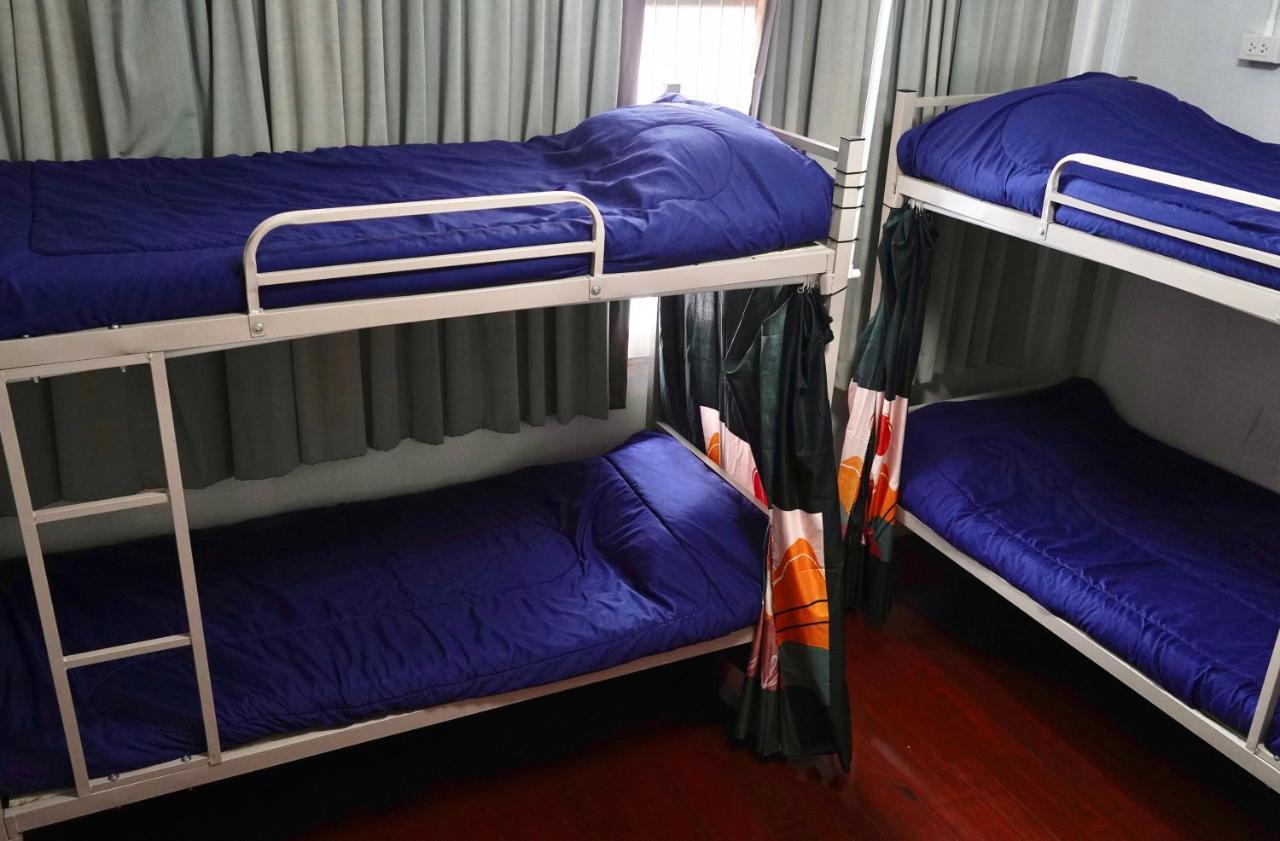 Sura Hostel Bangkok Near Mrt Phra Ram 9 Dış mekan fotoğraf
