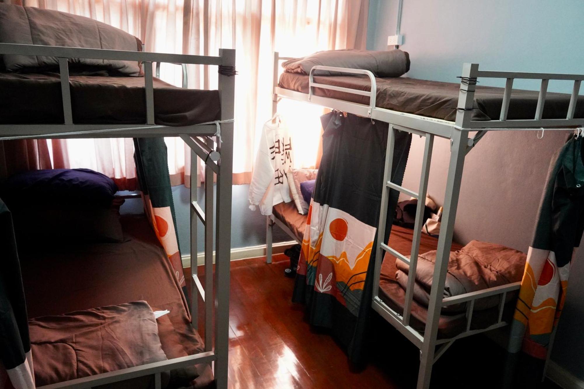 Sura Hostel Bangkok Near Mrt Phra Ram 9 Dış mekan fotoğraf