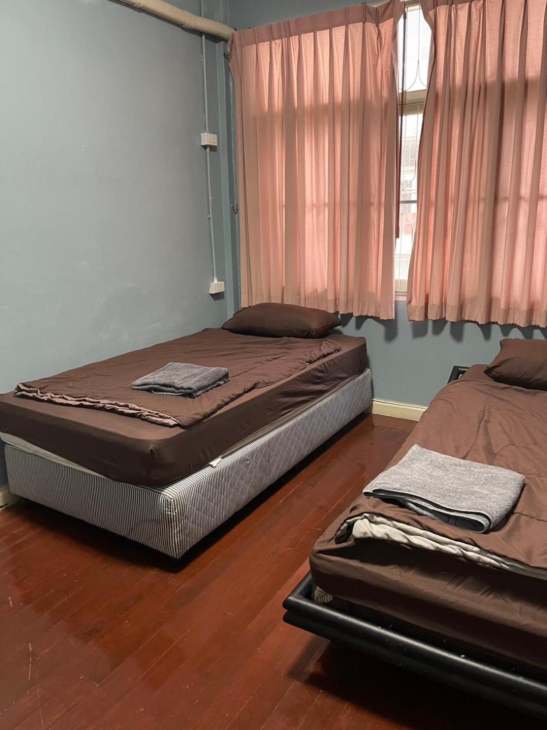 Sura Hostel Bangkok Near Mrt Phra Ram 9 Dış mekan fotoğraf