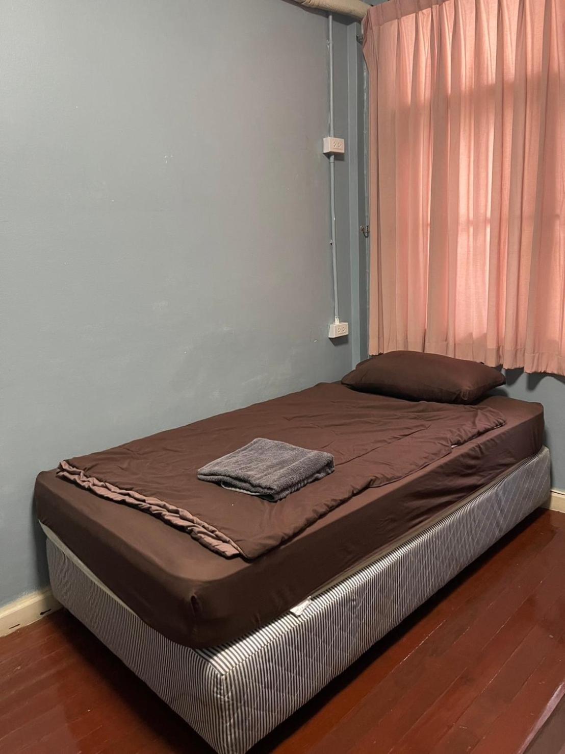 Sura Hostel Bangkok Near Mrt Phra Ram 9 Dış mekan fotoğraf